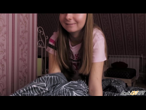 ❤️ Tarraingíonn Blondie BFF go domhain uirthi agus faigheann sí cum ina béal ️❌  Físeán porn  linn ️❤